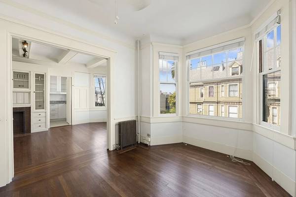 Listing photo 1 of 5