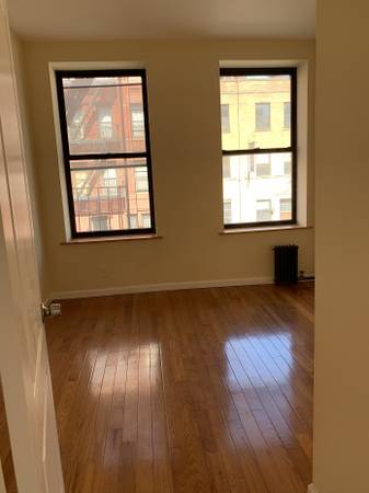 Listing photo 1 of 4