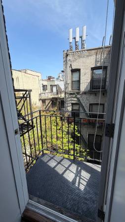 Listing photo 1 of 5