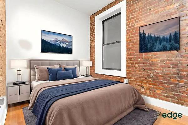 Listing photo 1 of 4