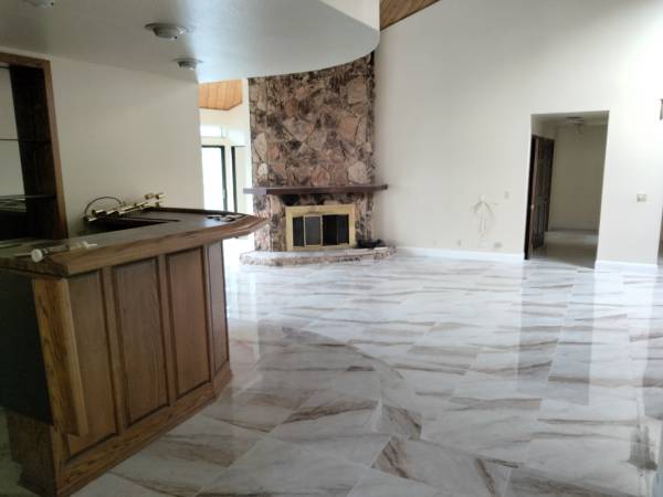 Listing photo 1 of 4