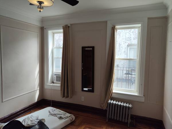 Listing photo 1 of 5