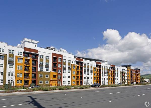 Listing photo 1 of 5