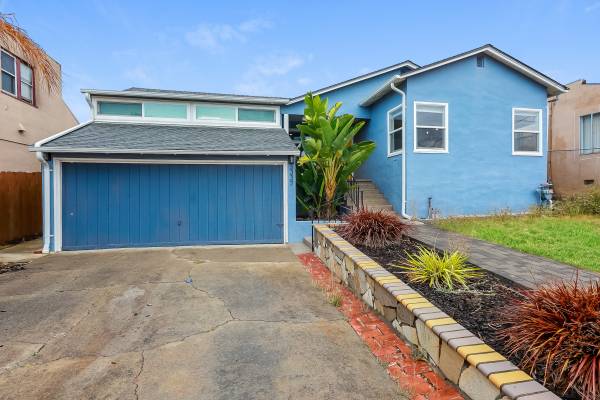 Listing photo 1 of 5