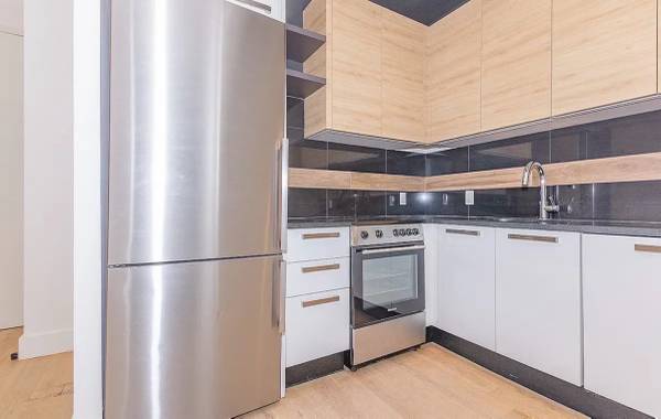 Listing photo 1 of 5