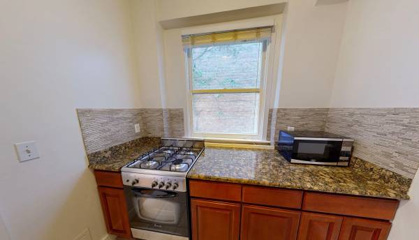 Listing photo 1 of 5