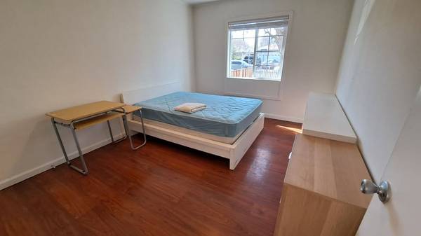 Listing photo 1 of 3
