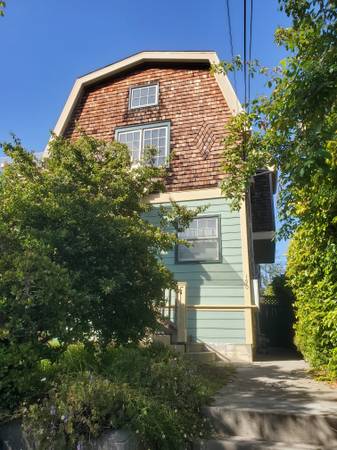 Listing photo 1 of 5