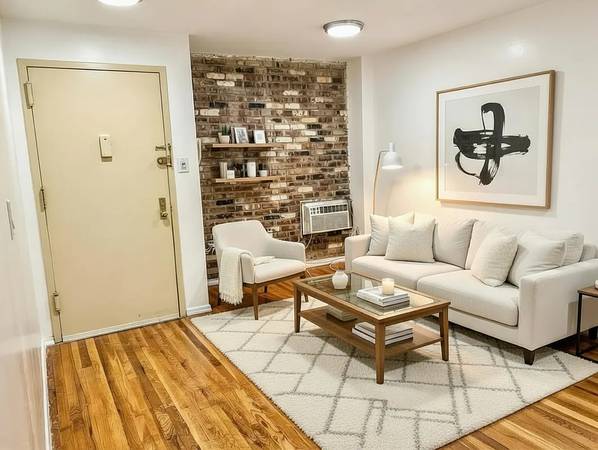 Listing photo 1 of 5