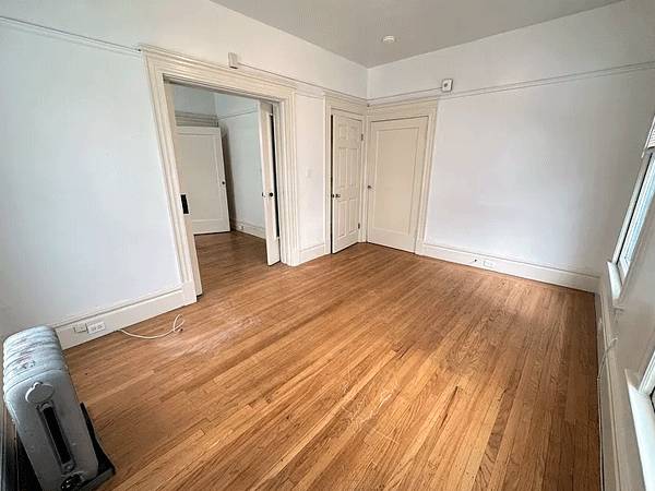 Listing photo 1 of 4