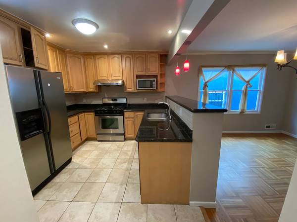 Listing photo 1 of 5