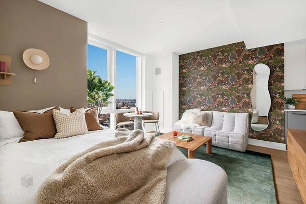 Listing photo 1 of 5