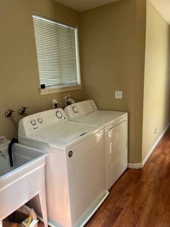 Listing photo 1 of 5