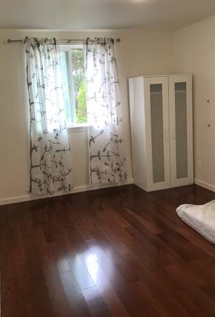 Listing photo 1 of 3