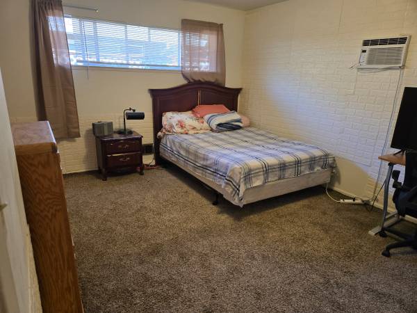 Listing photo 1 of 5