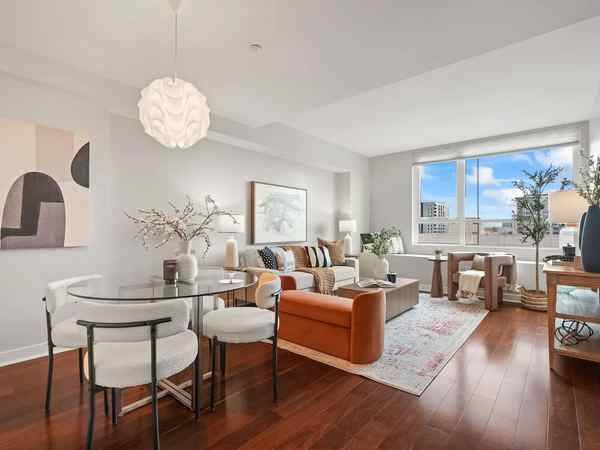 Listing photo 1 of 5