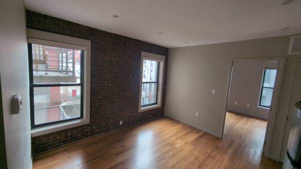 Listing photo 1 of 5