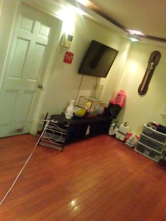 Listing photo 1 of 4