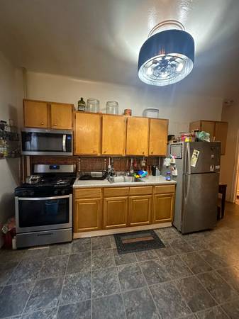 Listing photo 1 of 4