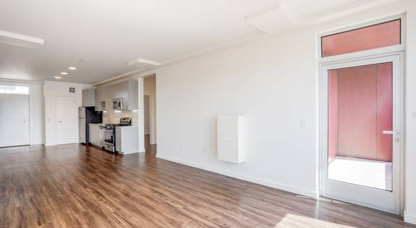 Listing photo 1 of 5