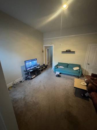 Listing photo 1 of 4