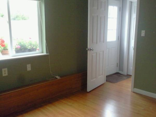 Listing photo 1 of 2