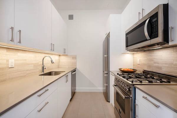 Listing photo 1 of 4