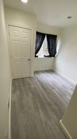 Listing photo 1 of 4