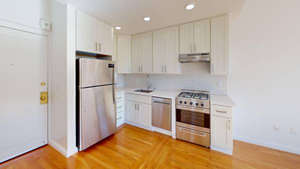 Listing photo 1 of 5