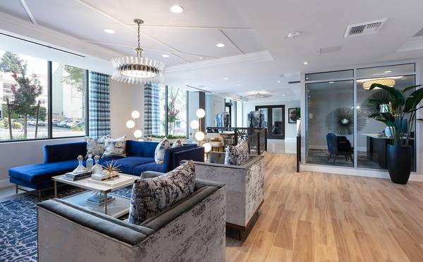 Listing photo 1 of 5