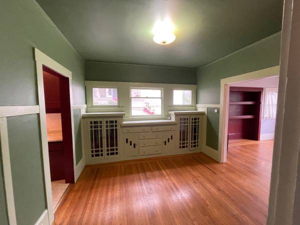 Listing photo 1 of 5