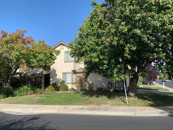 Listing photo 1 of 5