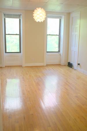 Listing photo 1 of 5