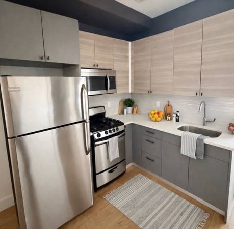 Listing photo 1 of 5