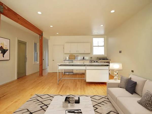 Listing photo 1 of 5