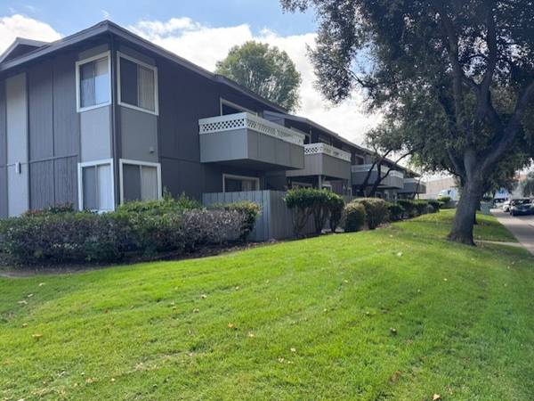 Listing photo 1 of 5