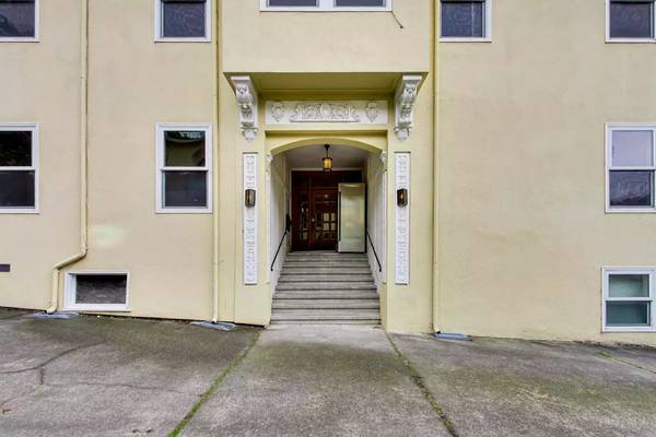 Listing photo 1 of 5