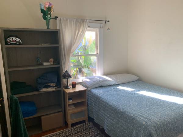 Listing photo 1 of 5