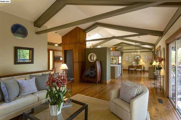 Listing photo 1 of 5