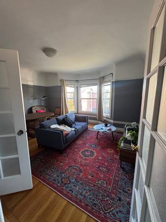 Listing photo 1 of 3