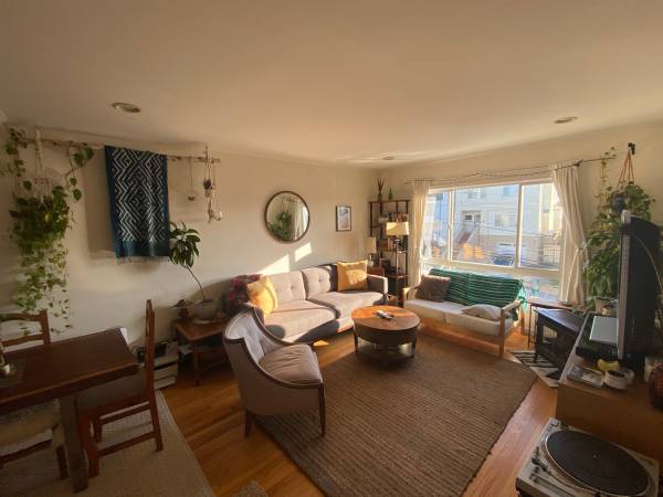Listing photo 1 of 5