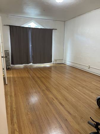 Listing photo 1 of 5
