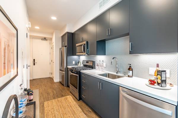 Listing photo 1 of 5