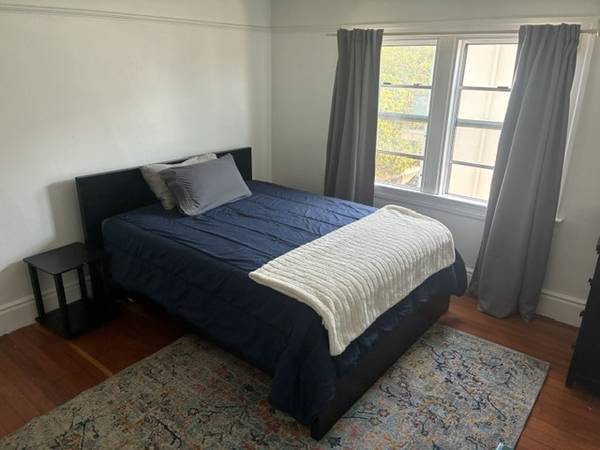 Listing photo 1 of 5