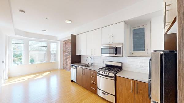 Listing photo 1 of 5