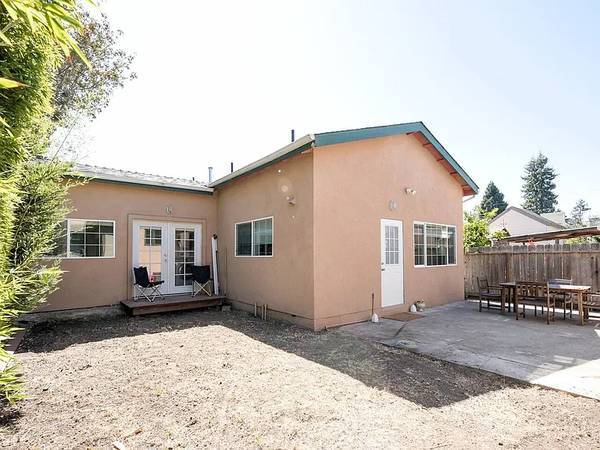 Listing photo 1 of 5