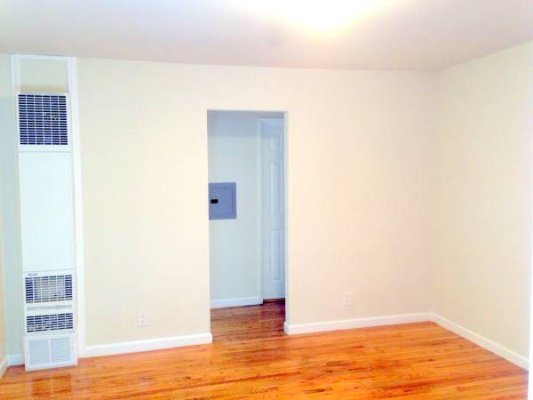 Listing photo 1 of 5