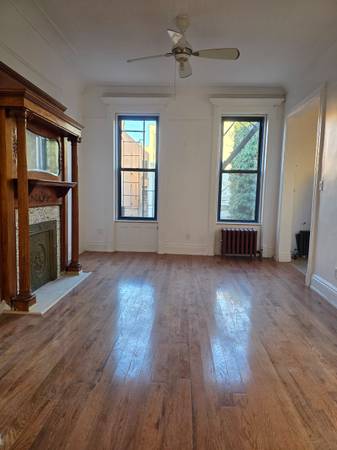 Listing photo 1 of 5