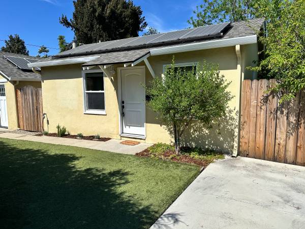 Listing photo 1 of 5