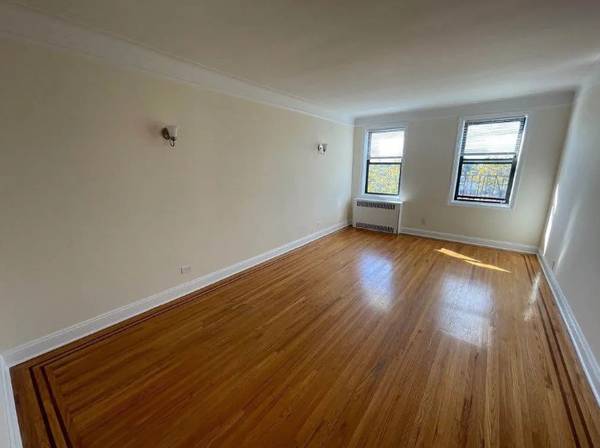 Listing photo 1 of 5